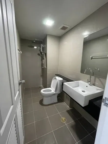 ให้เช่า Living Avenue Bangsaen ห้องน่าอยู่ กว้างขวาอยู่สบาย ราคาสบายกระเป๋า จองเลย
