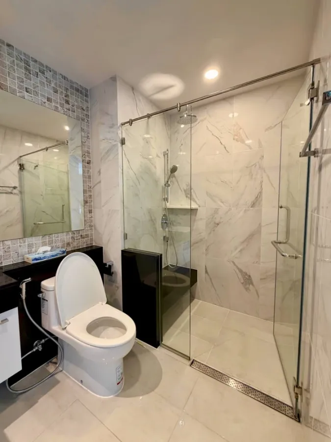 For rent: Supalai Premier Charoen Nakhon Penthouse with Chao Phraya River view. One of the best prices in the building.