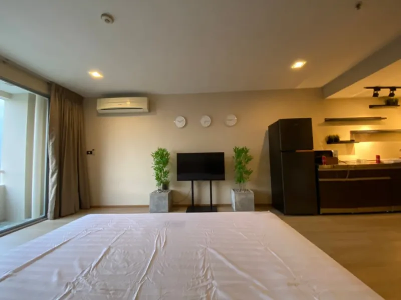 ให้เช่า!! รัชดา ออร์คิด ชั้น 16 ห้องสวย ตกแต่งจัดเต็ม พร้อมเฟอร์นิเจอร์และเครื่องใช้ไฟฟ้าครบครัน!!