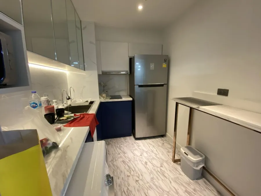 Sell RHYTHM Ratchada, Building A, 5th floor, the room is very beautiful and inviting. The walls are wallpapered throughout the room. You can't miss it