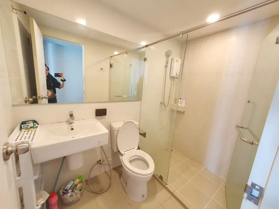 For sale, for rent, The Origin Sukhumvit 105, partitioned room, complete amenities, good price, you must reserve now.