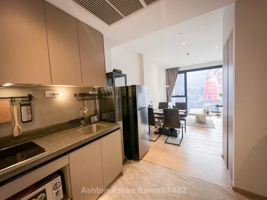 Condo for rent, Ashton Asoke-Rama 9, decorated room, ready to move in. Complete with premium amenities, don't miss it.