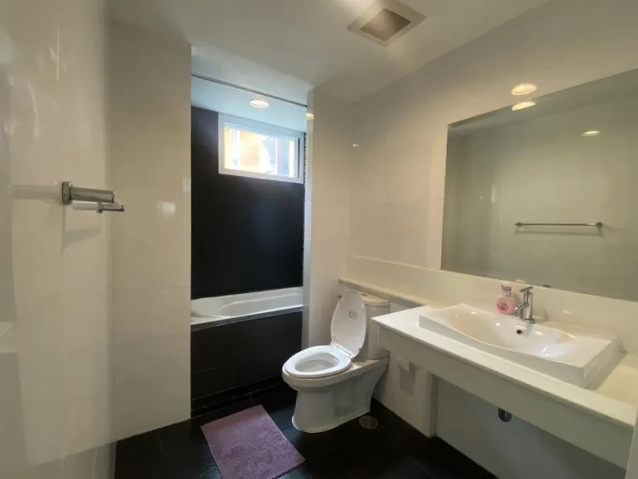 For sale, for rent!! D 65 Condominium, beautiful room, modern decoration. Fully furnished, ready to move in. Don't miss it!!