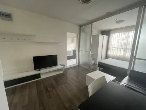 Condo for sale, Dbura Prannok, room separated into privacy. Furniture + electrical appliances ready, good price, reserve now.