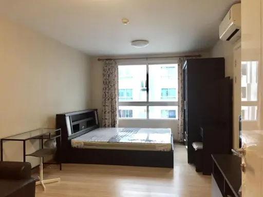 For rent, Plum Condo Phahon Yothin 89, room size 28 sq.m., large sofa, comfortable to sit and lie down. Don't miss it