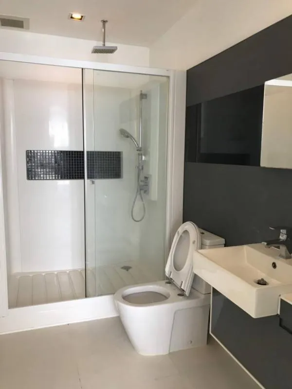 ห้องสวย เฟอร์ใหม่ แต่งใหม่เอี่ยม น่าอยู่มั๊กๆๆ the room sukhumvit 62