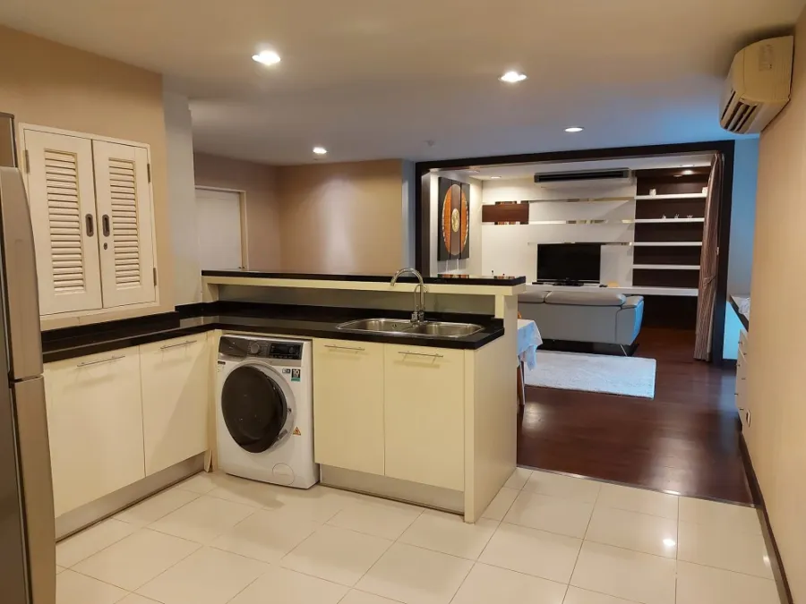 For rent, The Aree Condominium, with a balcony, fully furnished, complete with electrical appliances, best location, do not miss it.