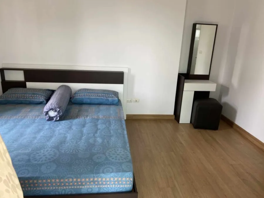 Condo for rent, Supalai Park Asoke-Ratchada, spacious room Lots of usable space The price is affordable. Hurry and reserve now.