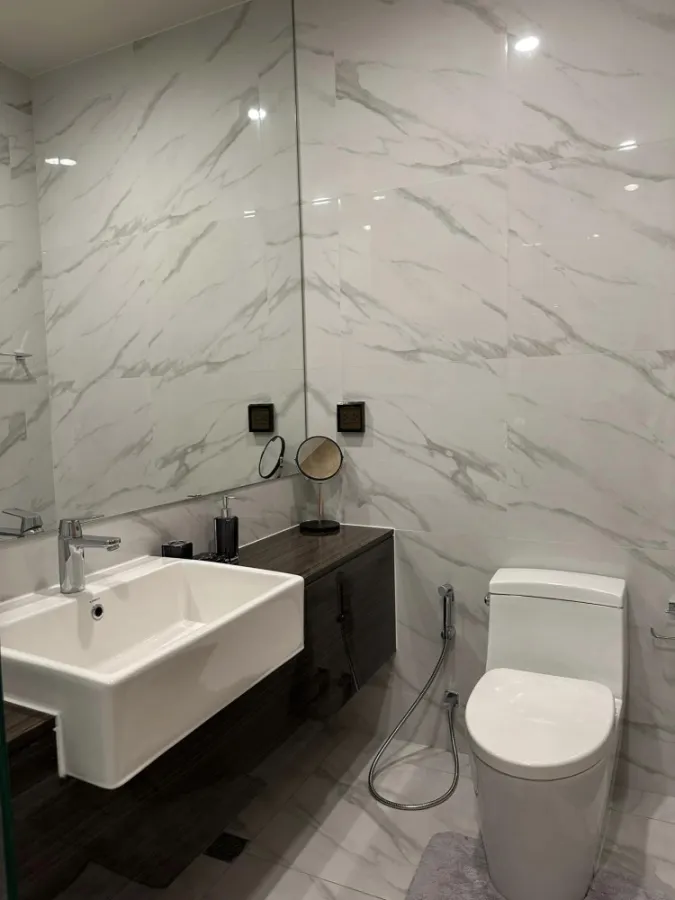 For rent, Noble Bee 19, Built-in decoration, beautiful design, inviting, fully furnished, hurry to reserve now, don't be late, hurry up.