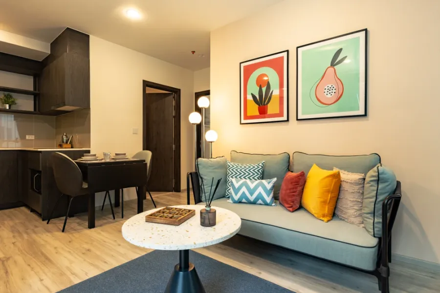 For sale or rent!! XT Huai Khwang Condo, a rare corner unit, fully furnished and inviting. Don't wait! Reserve now!!