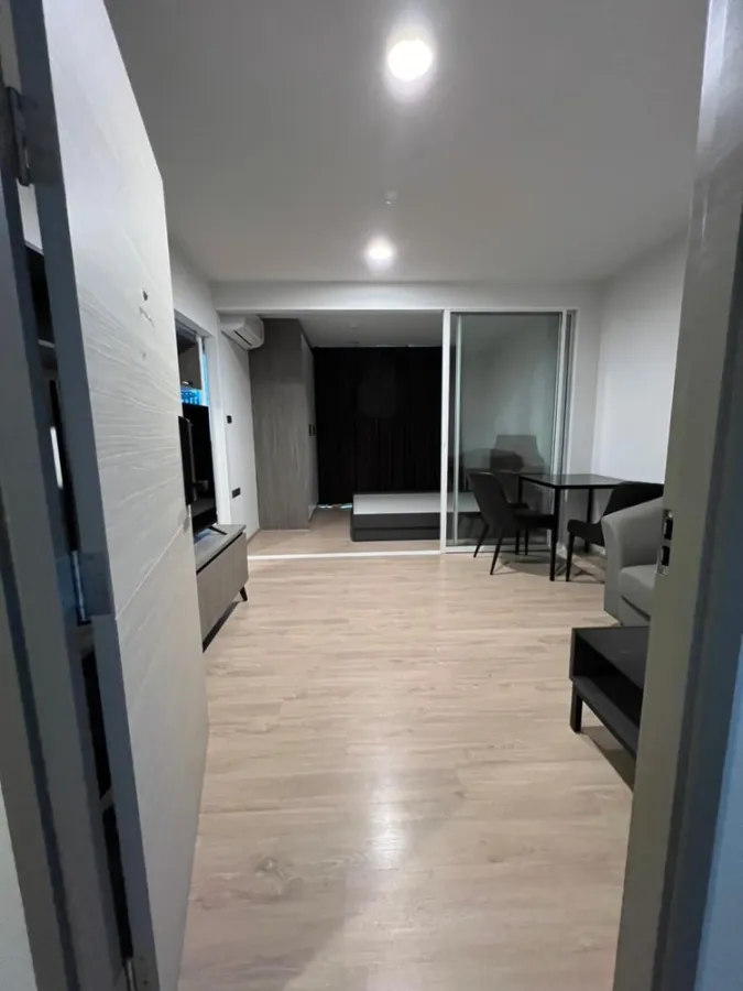 For rent, Premio Quinto, a room on the edge, separating the bedroom complete electrical appliances Hurry up to reserve before it's gone.