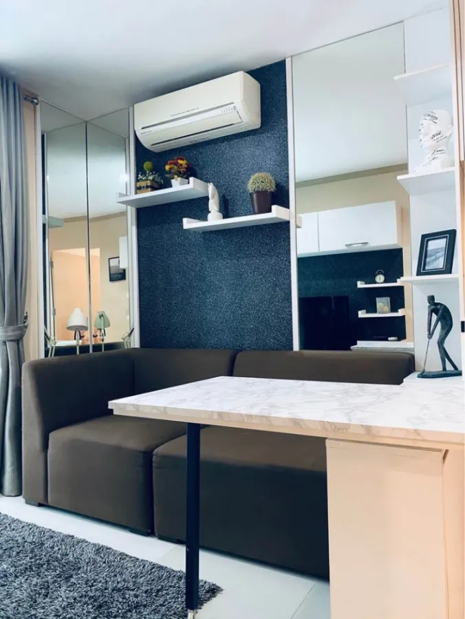 Metrosky Ratchada for rent, beautiful room, modern decoration, perfect fit, great pool view Book and you won't regret it. Hurry up.