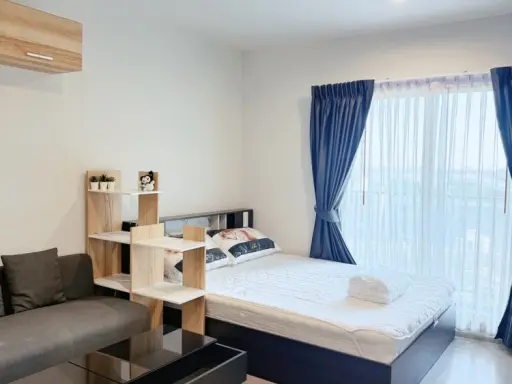 For rent: The Parkland Phetkasem 56, Building A, the first building closest to the project entrance. Fully furnished with appliances.