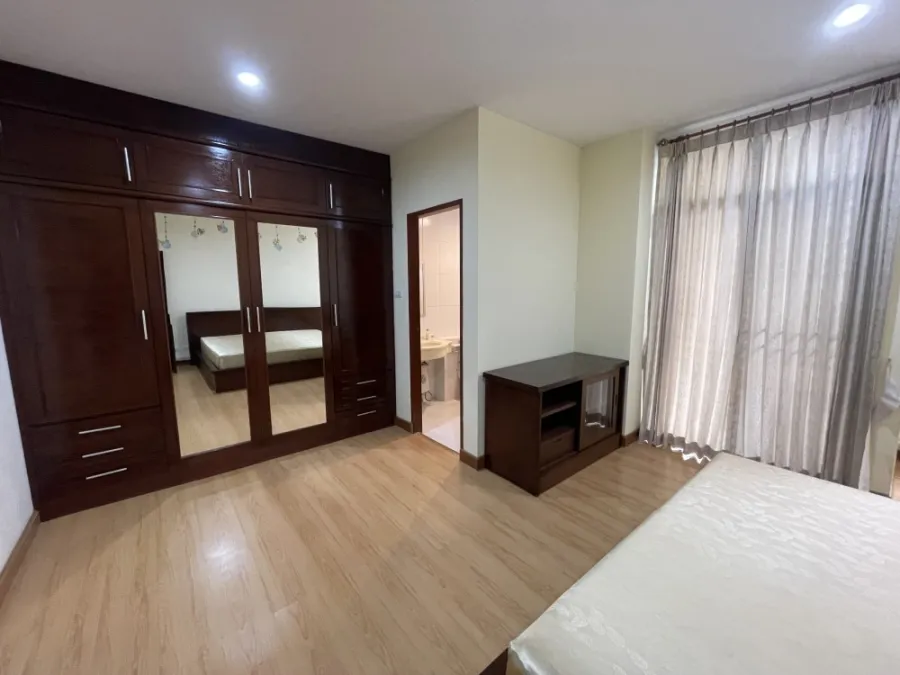 ให้เช่า คอนโด กลางกรุง รีสอร์ท รัชดา 7 ชั้น 6 ตึก B2 ห้องสวย ส่วนกลางดี เฟอร์นิเจอร์ครบ ห้ามพลาด!!