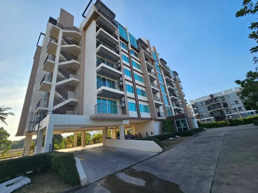 For rent Green Lake Condo Sriracha ห้องกว้างขวาง มาพร้อมพื้นที่ใช้สอย ราคาดี รีบมาจองเลย