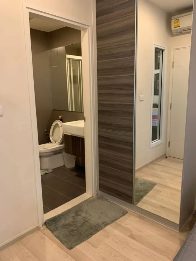 Condo for rent, Centric Huai Khwang Station, nice room, fully furnished, great price, if you don't book, you're seriously missing out.