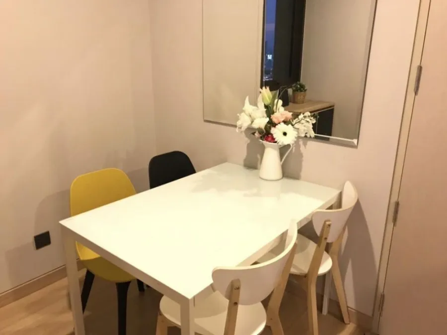 Condo for rent, Lumpini Suite, Phetchaburi, Makkasan, 24th floor, get a city view, plus a good price, you need to reserve before the room is gone.