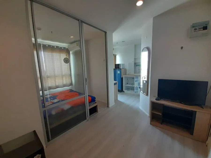 For rent: Lumpini Park Phetkasem 98, high floor, separated rooms, great price. Don't just look and reserve now.
