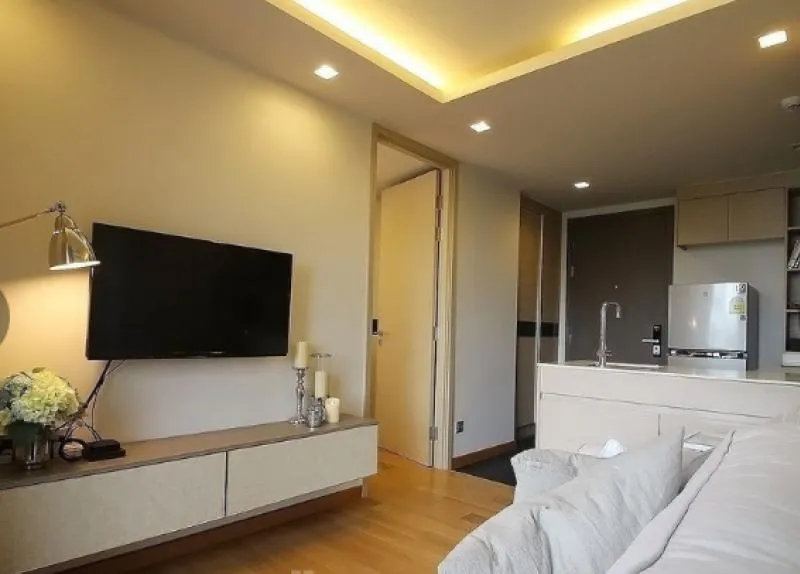 Sell / Rent Condo Via Botani Sukhumvit 47, 5th floor, beautiful decoration, ready to move in. Urgent booking !!