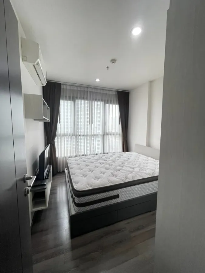 ขาย The Base Park East ชั้น 10 วิวสระว่ายน้ำ Fully Furnished สนใจรีบมาเป็นเจ้าของที่ี่เลย
