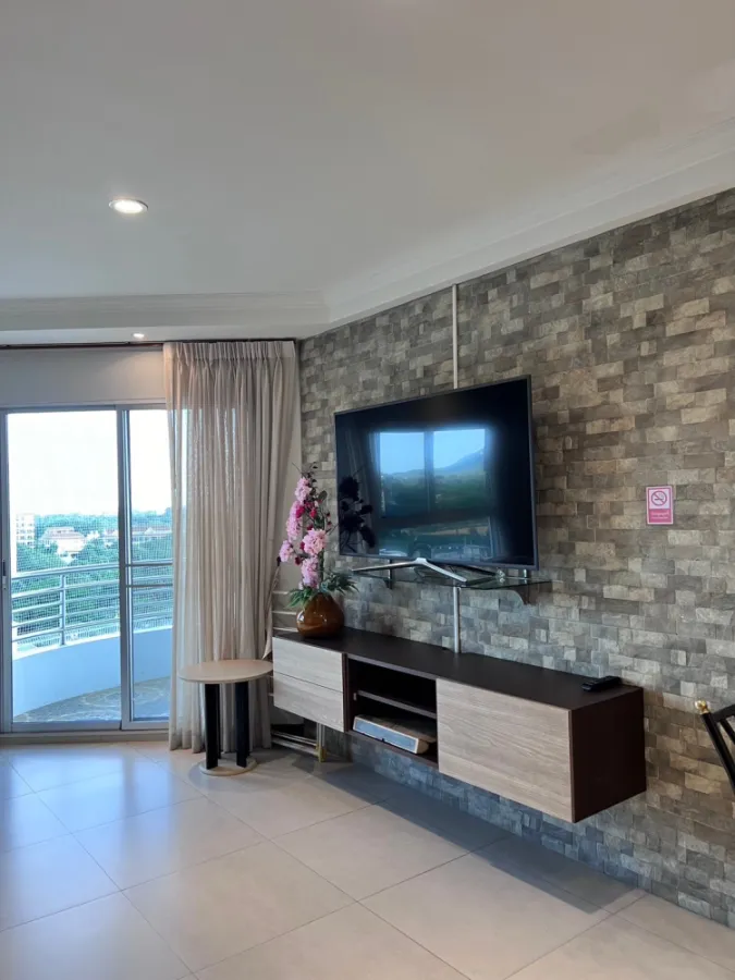 For sale, for rent, Grand View Condo Pattaya (Jomtien), very large room. Beautifully decorated, looks good and stylish, has a sea view. Reserve quickl