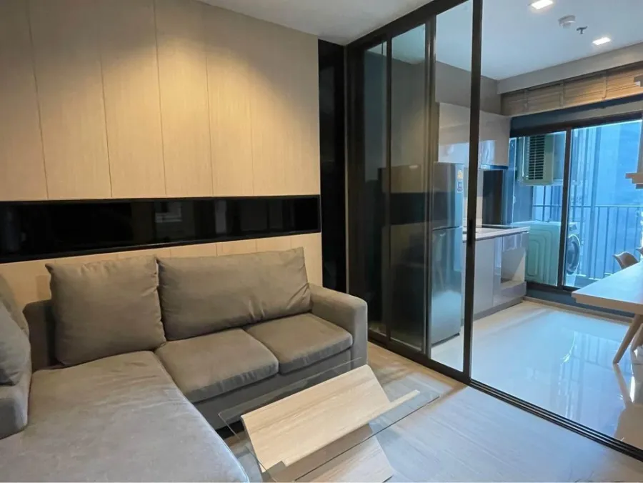 Condo for rent, Life Asoke-Rama 9, 18th floor, well decorated room. ready to move in You can reserve first come first serve.