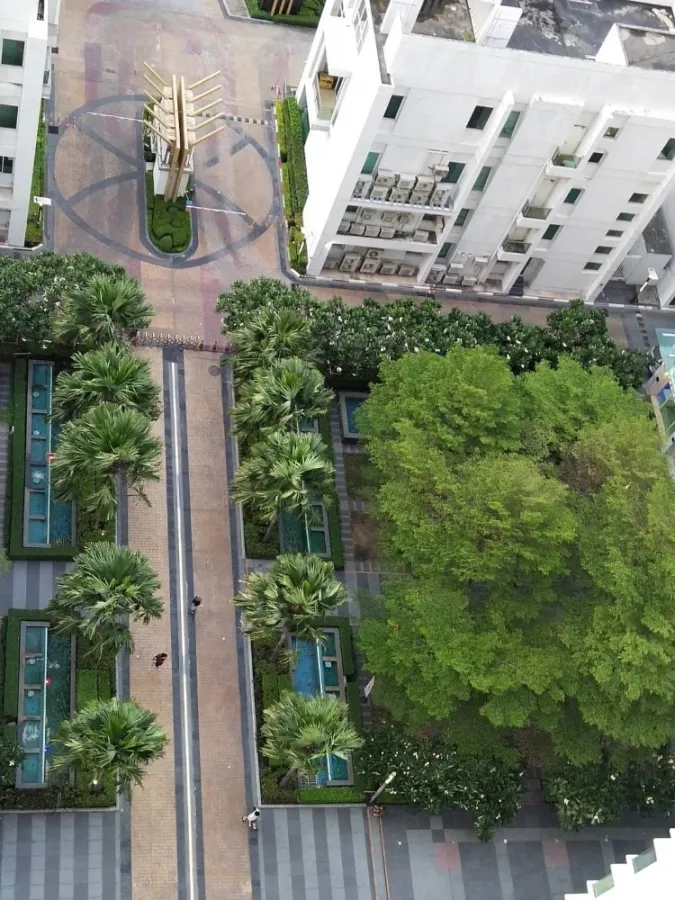 Condo for rent/sale, T.C. Green, easy to travel around, near the BTS, fully furnished, ready to move in !!