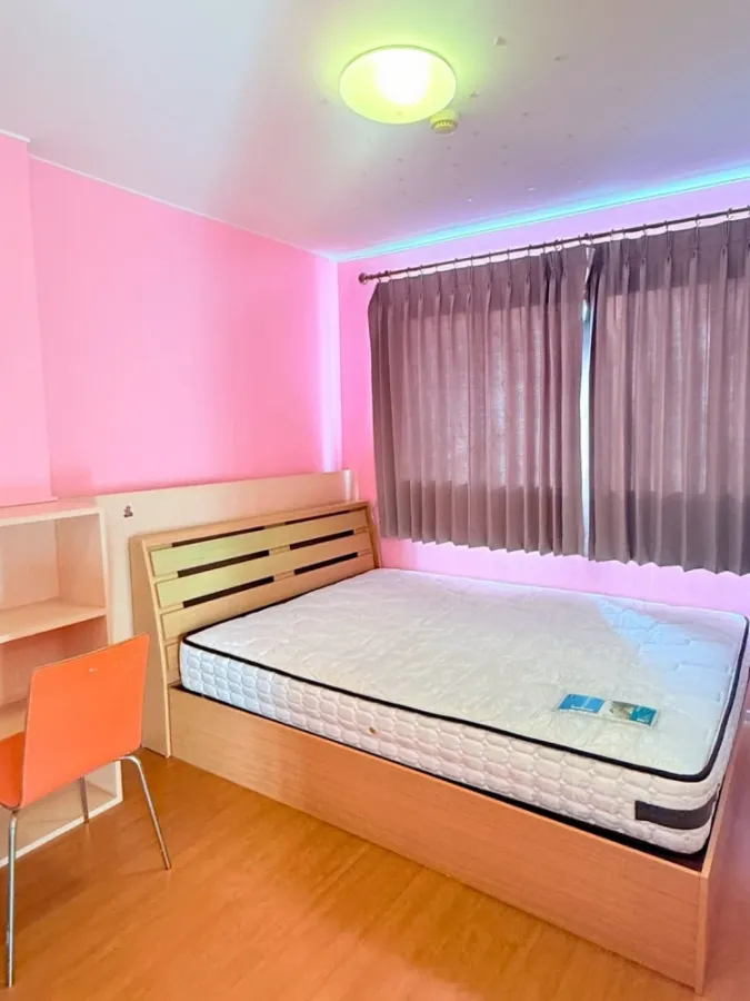 For rent Lumpini Condotown Chonburi - Sukhumvit, 6th floor, partitioned room, fully furnished, reserve now.