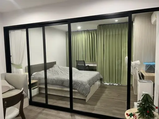 Condo for rent, Asher Privé Sutthisan. The unit has separate partitions, creating well-defined zones. Affordable price. Book now, don't miss out! images