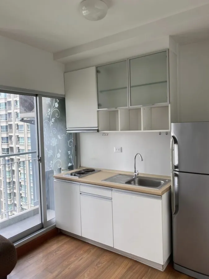 For rent, The Parkland Ratchada-Thapra, 18th floor, clear view. The room is perfectly wallpapered, must be reserved.