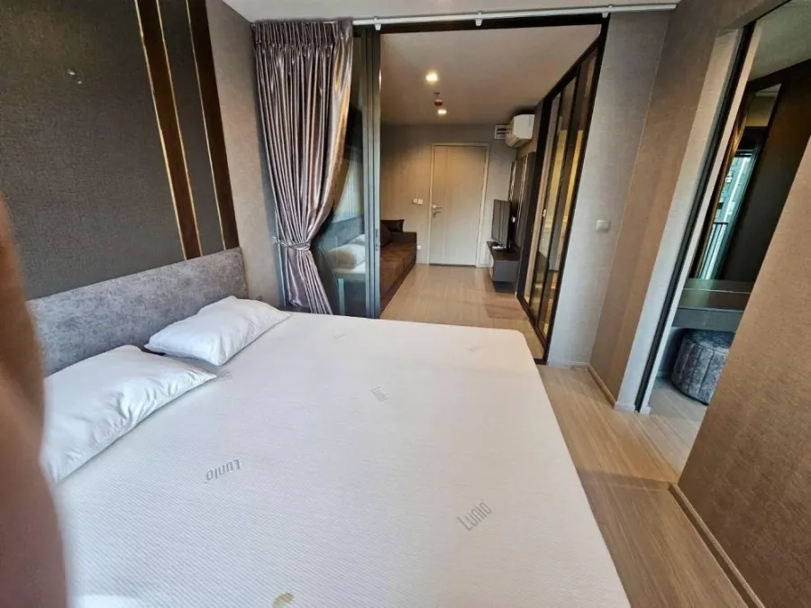 For rent: Life Ladprao, 30th floor, fully furnished room with walk-in closet. Interested? Book now. Don't wait.