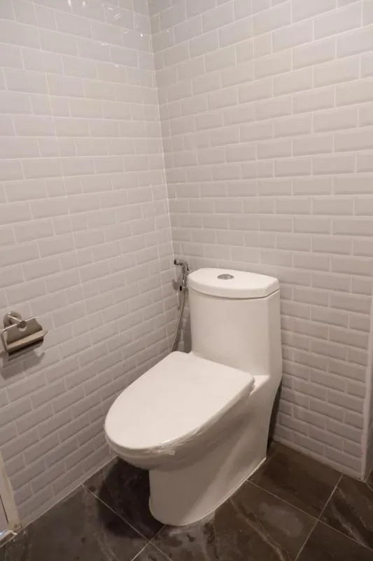 Condo for rent, Prima Srinakarin, very beautiful room, built-in, full furniture, close to the market, easy to find food, easy to travel, do not hesita