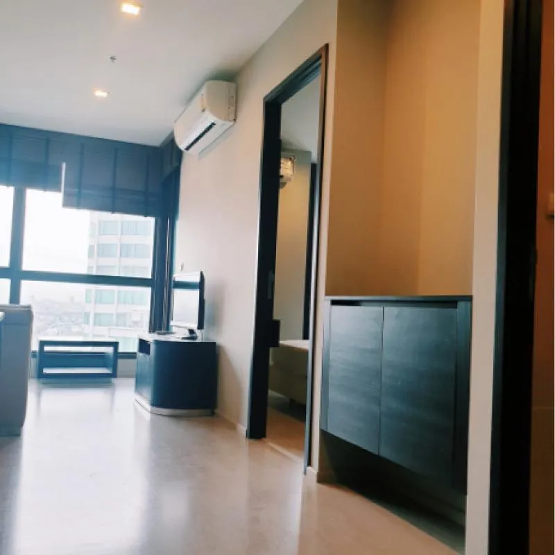 Condo for sale at Rhythm Sukhumvit 44/1, 1 bedroom, 1 bath, fully furnished room, ready to move in, beautiful view, very cheap.