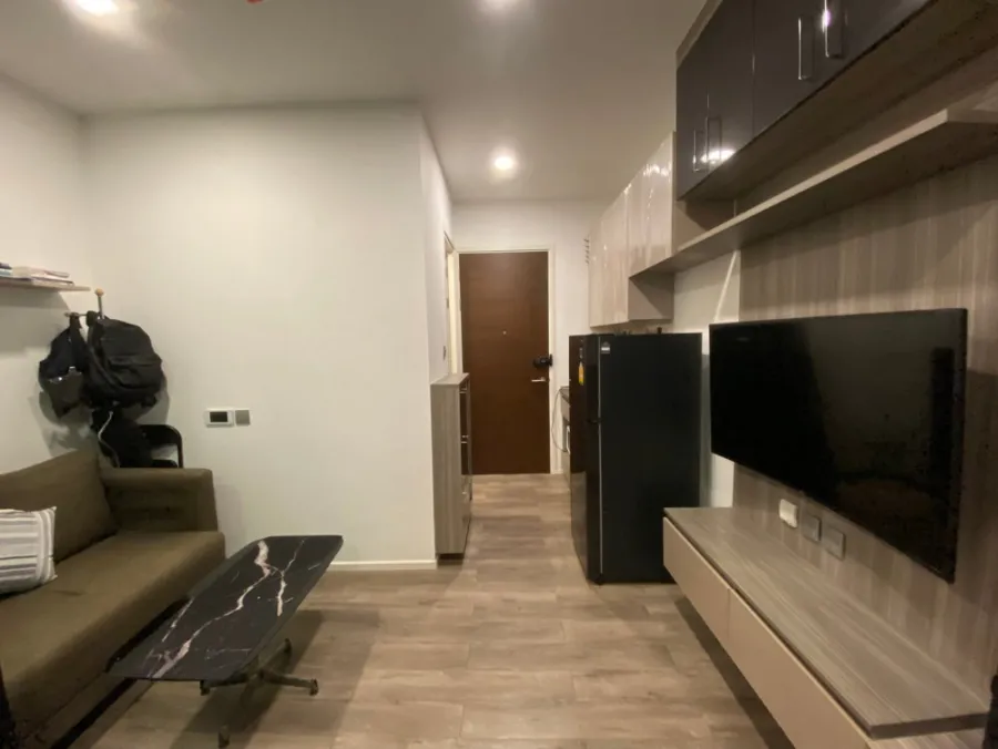 Brown Condo รัชดา 32 ให้เช่า พร้อมเฟอร์ Built-in เครื่องใช้ไฟฟ้าครบ พร้อมอยู่สุดๆ ย้ายด่วนๆเลยจ้า