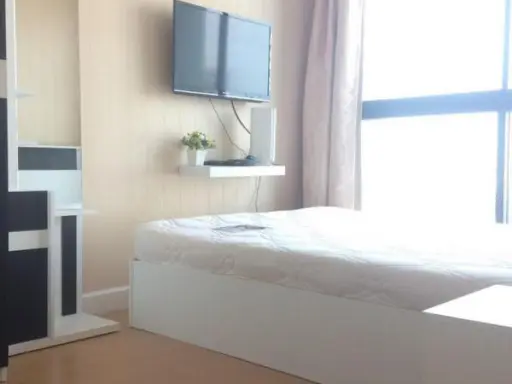ห้องที่2นับจากห้องมุม เงียบสงบไม่มีคนเดินพลุกพล่าน เดินทางสะดวกใกล้ MRT Condo Metro Sky รัชดา มาจ้า! images