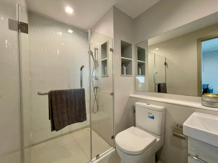 For rent, Life Ladprao Condo, 2 bedrooms, 1 bathroom, fully furnished room, fully built-in, good price, I can tell you that you shouldn't miss it.