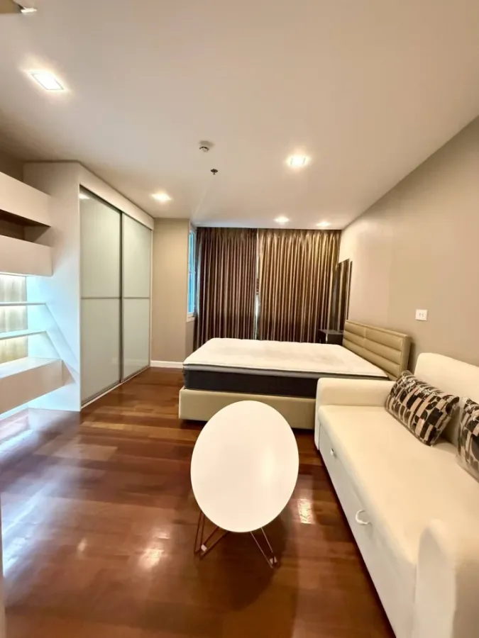 For rent: The Metropolis, 25th floor, fully furnished room, move in ready, reserve now, hurry!