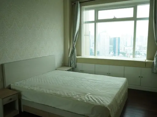 It has arrived. Circle Condominium for sale. Room decorated in white tone. Furnished + electrical appliances with beautiful high view. Book now.