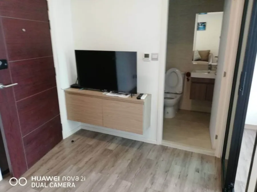 ให้เช่า คอนโด บราวน์ ประตูระบบ Digital Door Lock มาพร้อมลำโพง Bluetooth Sound System อย่ารอช้าจองเลย