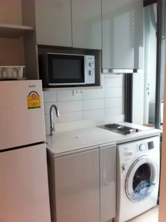 Condo for rent, Ideo Mobi Sukhumvit, convenient transportation, fully furnished, ready to move in, don't miss it.