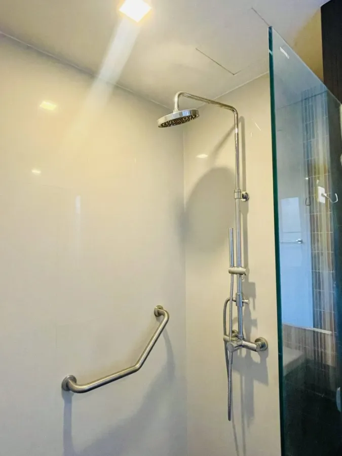 For rent: Tree Condo Sukhumvit 52, very large, separated into sections, fully furnished, don't wait, hurry and book now.