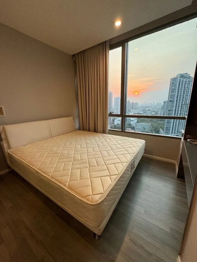 ขายให้เช่า เดอะ รูม สุขุมวิท 69 ห้องวิวเมืองแจ่มๆ น่านอน เฟอร์นิเจอร์ครบชุด อย่าเลื่อนผ่านจองเลยจ้า