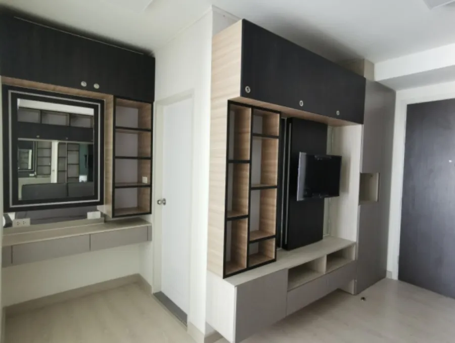 Niche id @ Pakkret Station for rent, decorated with built-in rooms. There is a separate dressing room. Very good. If interested, hurry to reserve.