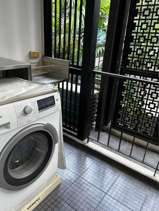 For sale or rent: Tree Condo Ekkamai (Sukhumvit 40), 1 bedroom, 1 bathroom, with bathtub, just come and move in.