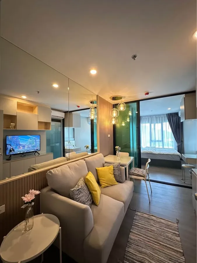 Condo for rent, Regent Home Bangna, fully furnished and ready to move in. Complete amenities. Affordable price. Move in now!