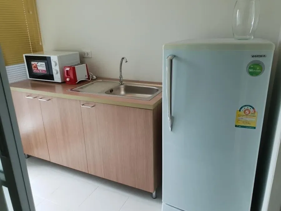 For sale: D Condo Ramintra, spacious room, next to a large swimming pool, near the fitness center, ready to move in.