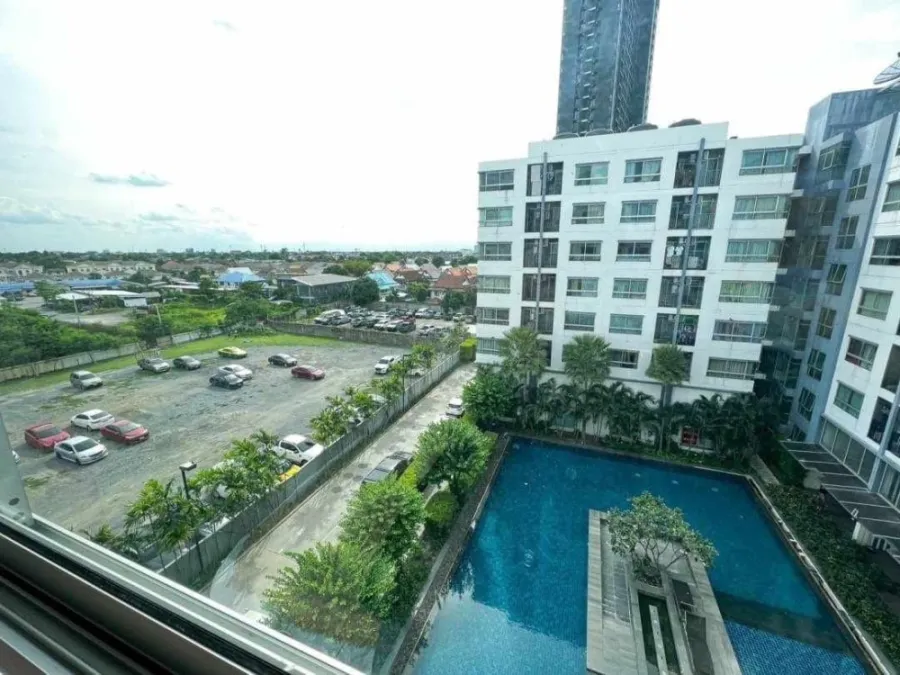 For rent: D Condo Ratchaprarop, bright and comfortable room, partitioned, fully equipped with amenities. Book now.