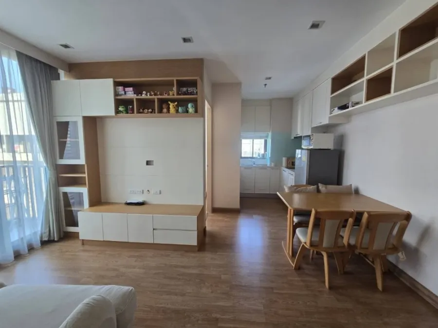 For rent: Q House Sukhumvit 79, 10th floor, corner room, fully furnished, swimming pool view, very worth booking.