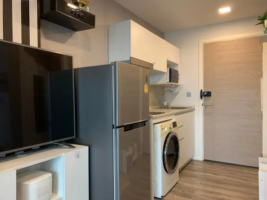 For rent, Atmoz Chaengwattana, separated room Furniture + electrical appliances look good, come at a great price, book now.