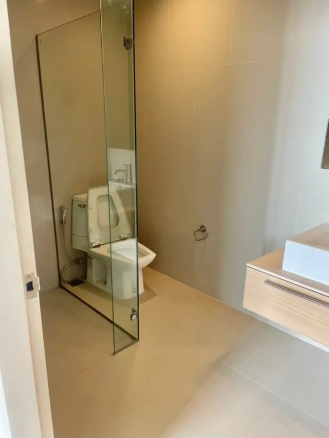 For rent, The Issara Ladprao, high floor, 1 bedroom, fully furnished. Ready to move in. Great price. Book quickly.